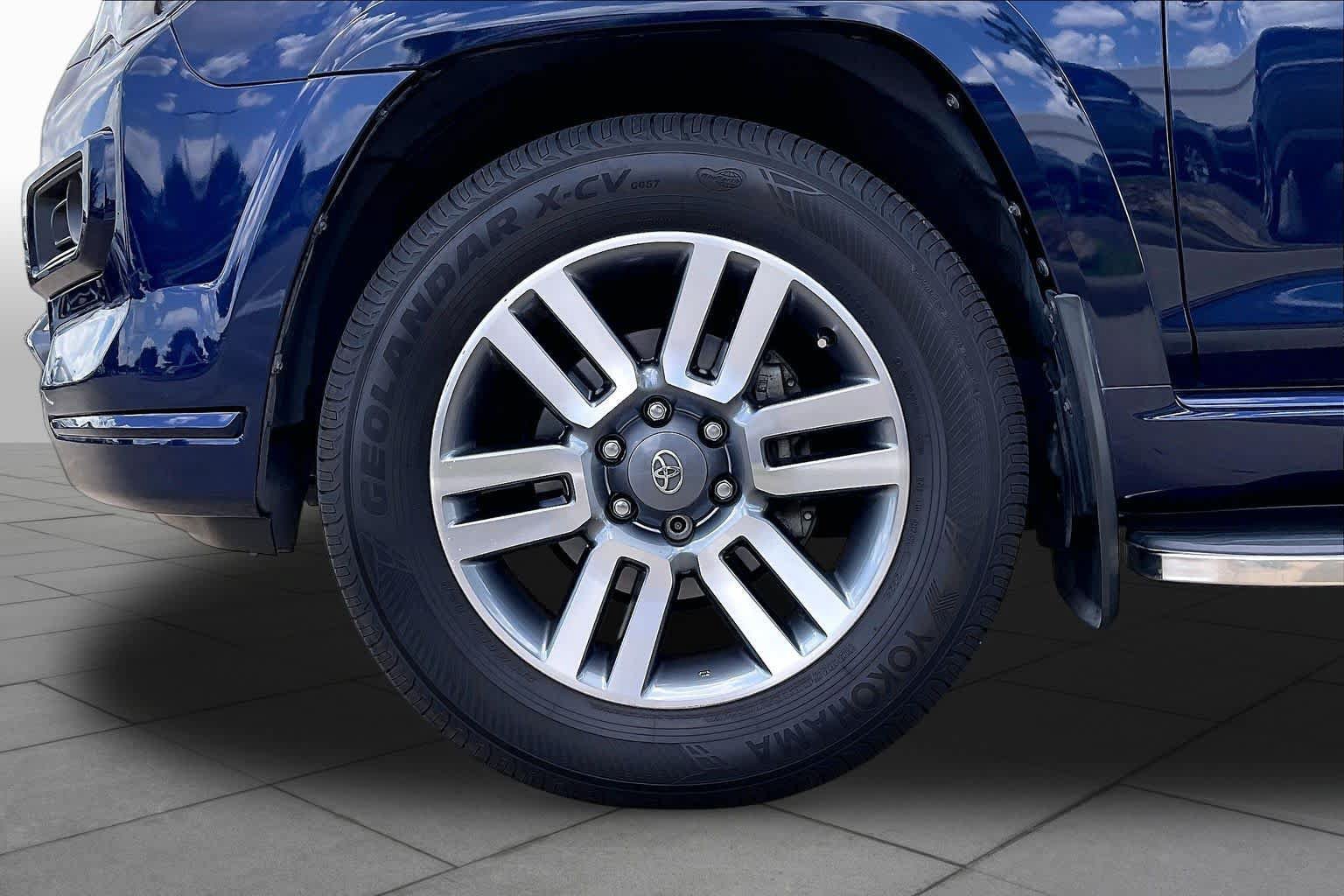 Used 2024 Toyota 4Runner TRD Sport AWD/4WD image 10