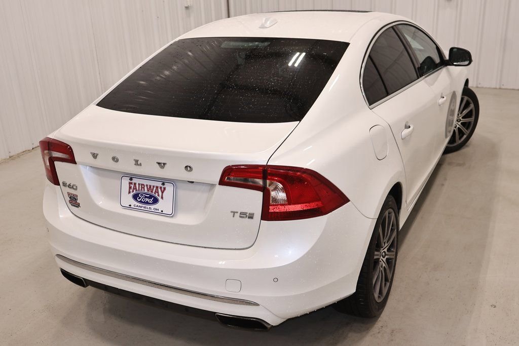 Used 2017 Volvo S60 T5 Inscription image 38