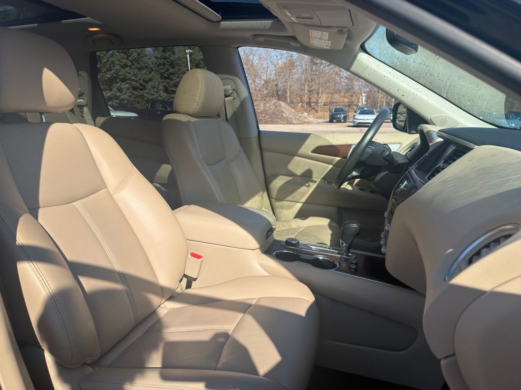 Used 2017 Nissan Pathfinder Platinum w/ Cargo Package image 33