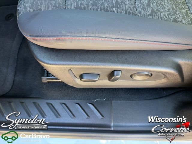 Used 2025 Chevrolet Colorado Z71 w/ Technology Package AWD/4WD image 17