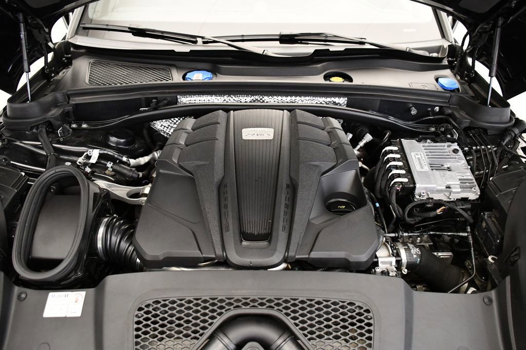 Used 2024 Porsche Macan S image 12