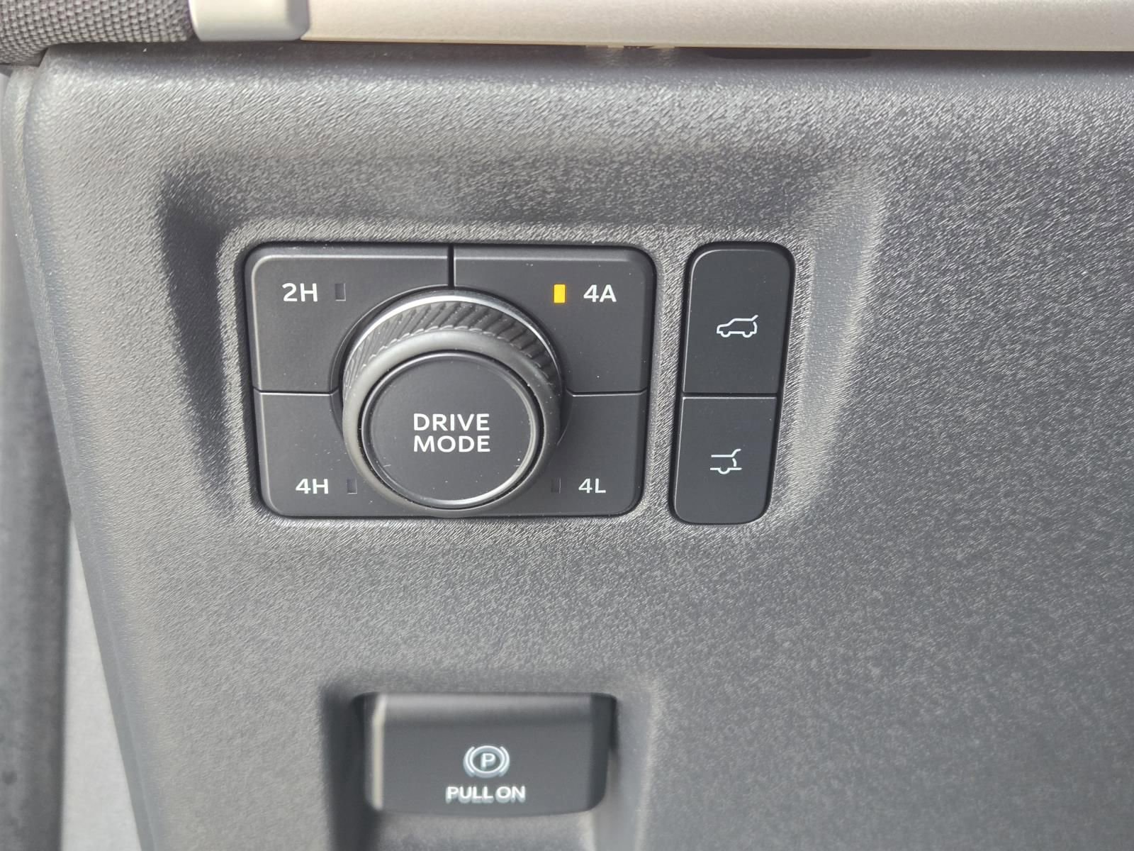 Used 2025 Ford Expedition Max Active AWD/4WD image 19