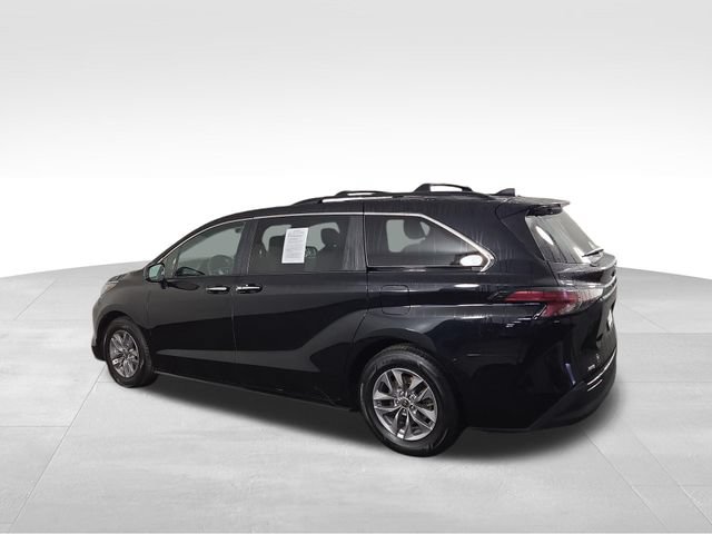 Used 2022 Toyota Sienna XLE w/ XLE Plus Package AWD/4WD image 10