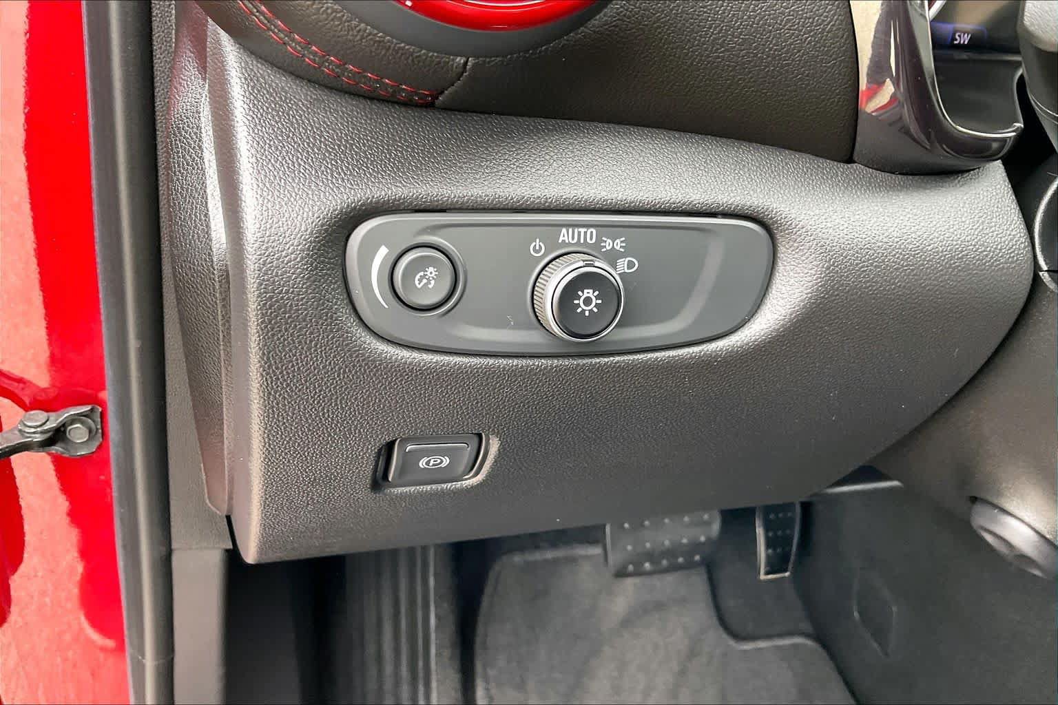 Used 2020 Chevrolet Blazer RS FWD image 14