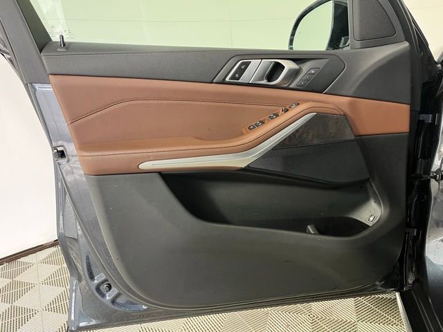 Used 2022 BMW X5 xDrive45e w/ Climate Comfort Package image 10