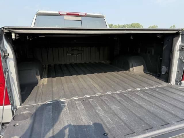 Used 2023 Chevrolet Silverado 1500 LT AWD/4WD image 10