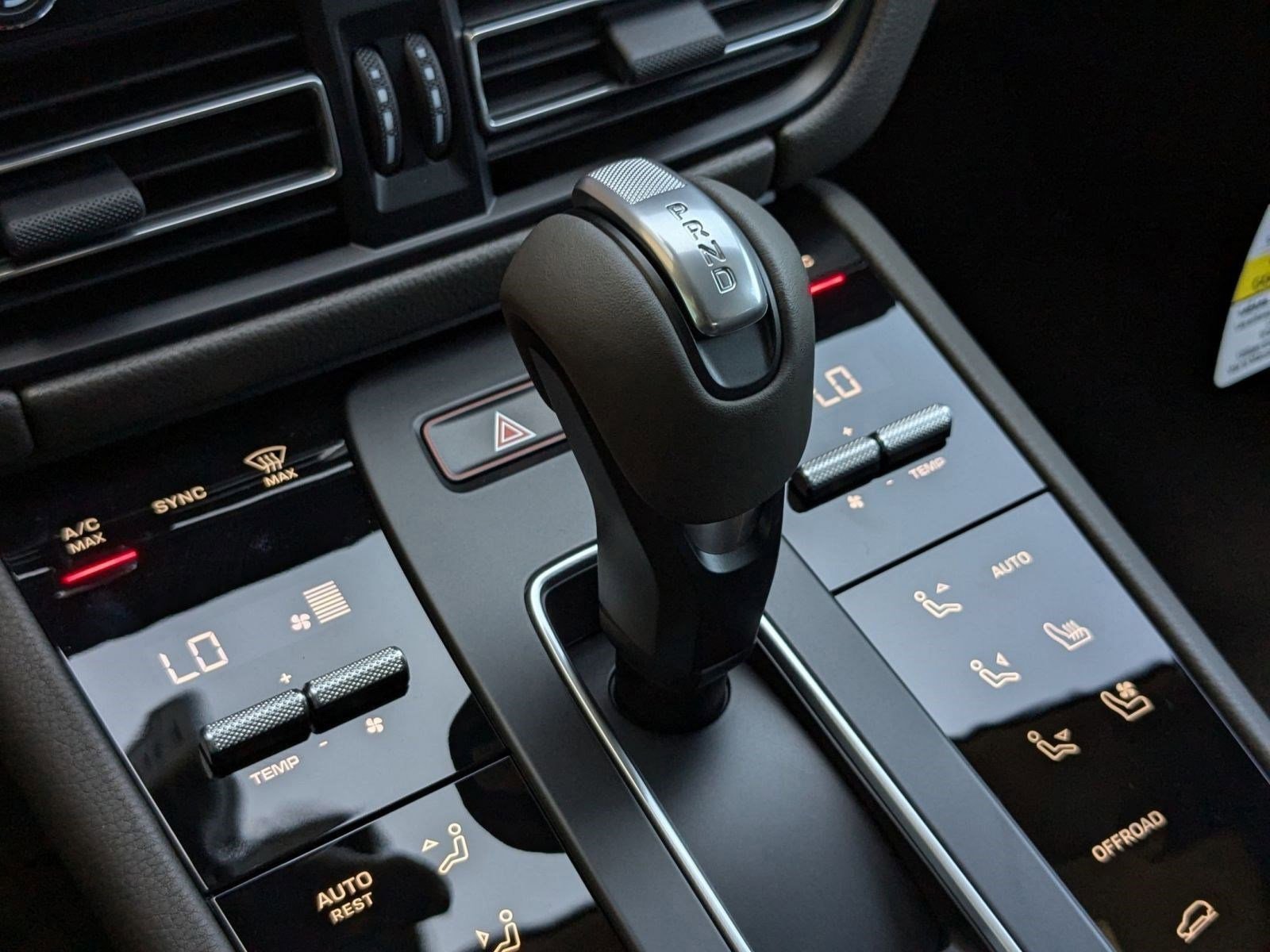 Used 2025 Porsche Macan image 20