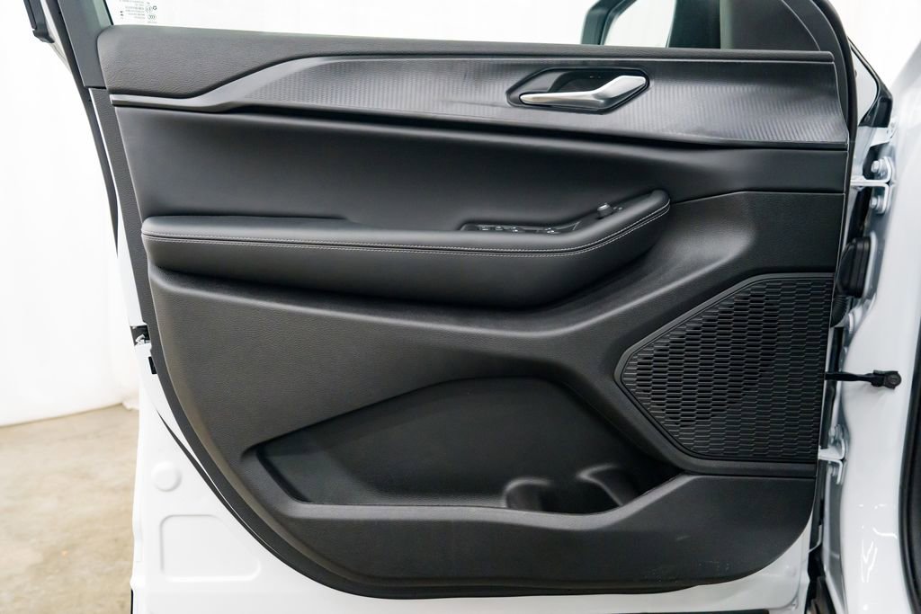 New 2026 Jeep Grand Cherokee L 4WD image 23