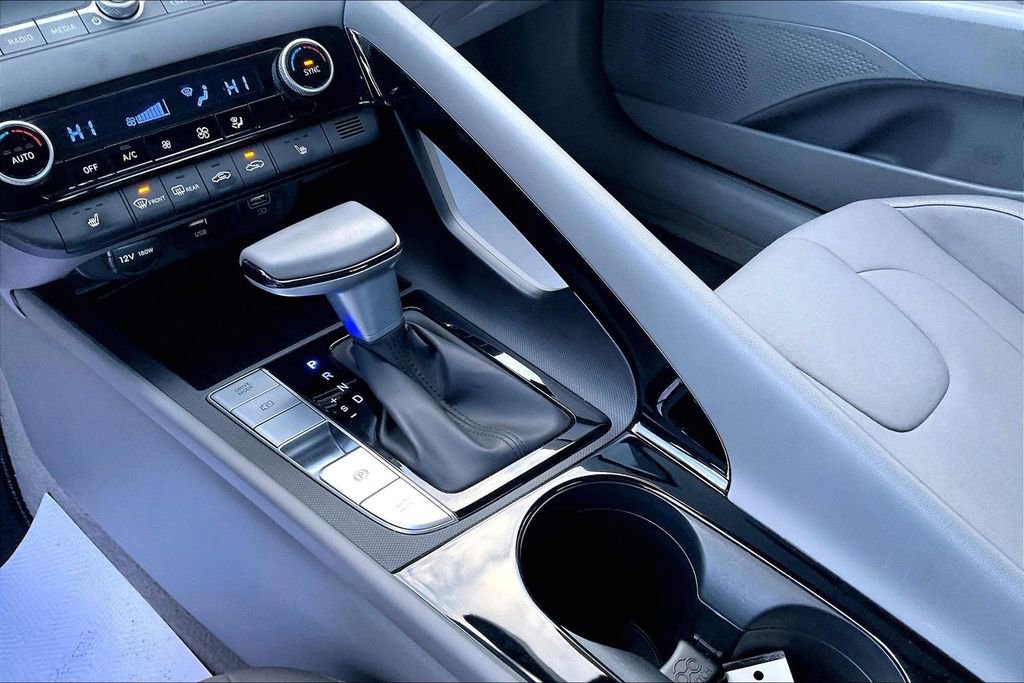 Used 2023 Hyundai Elantra SEL w/ Convenience Package image 16