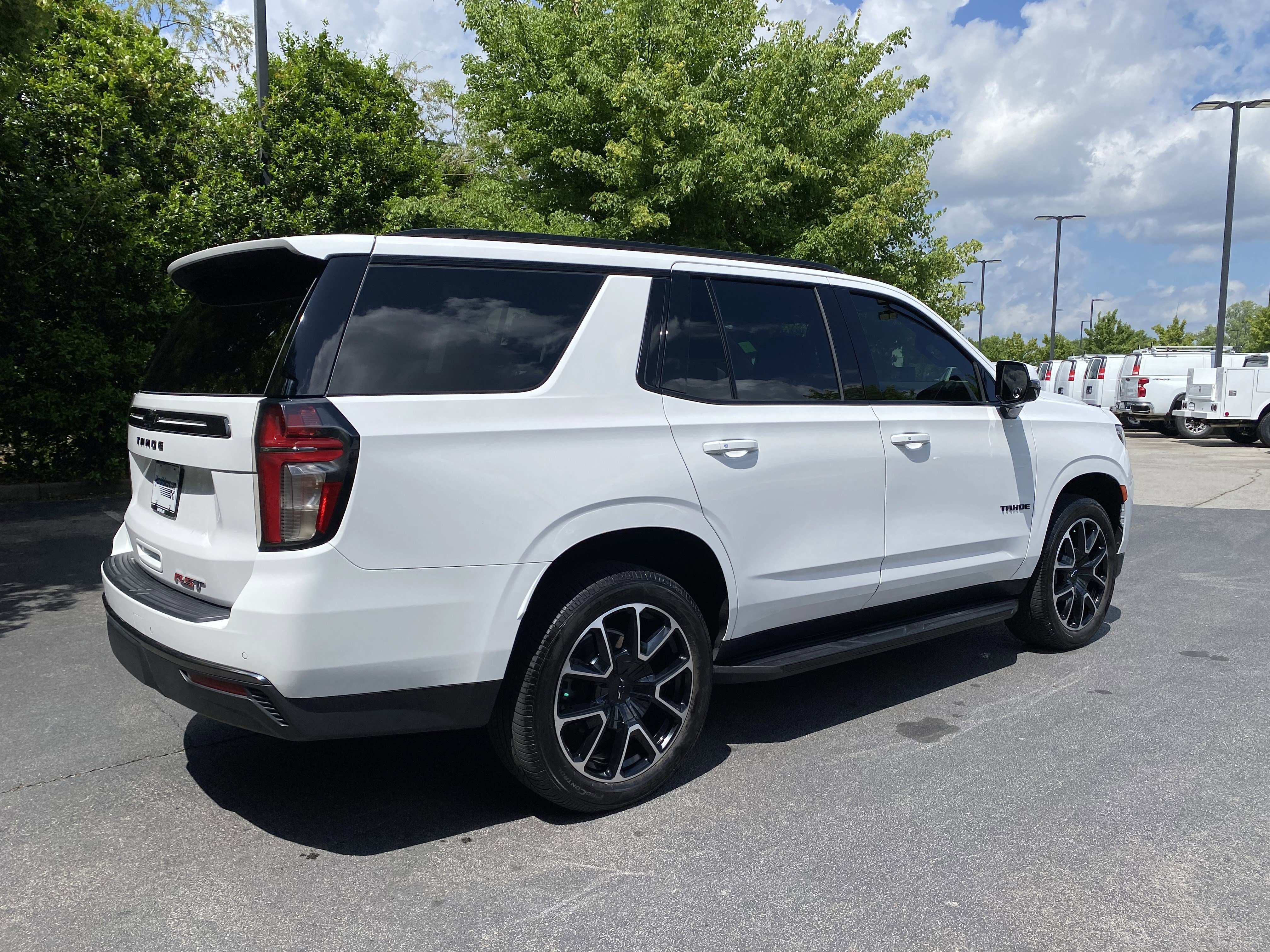 Used 2022 Chevrolet Tahoe RST w/ Luxury Package AWD/4WD image 9