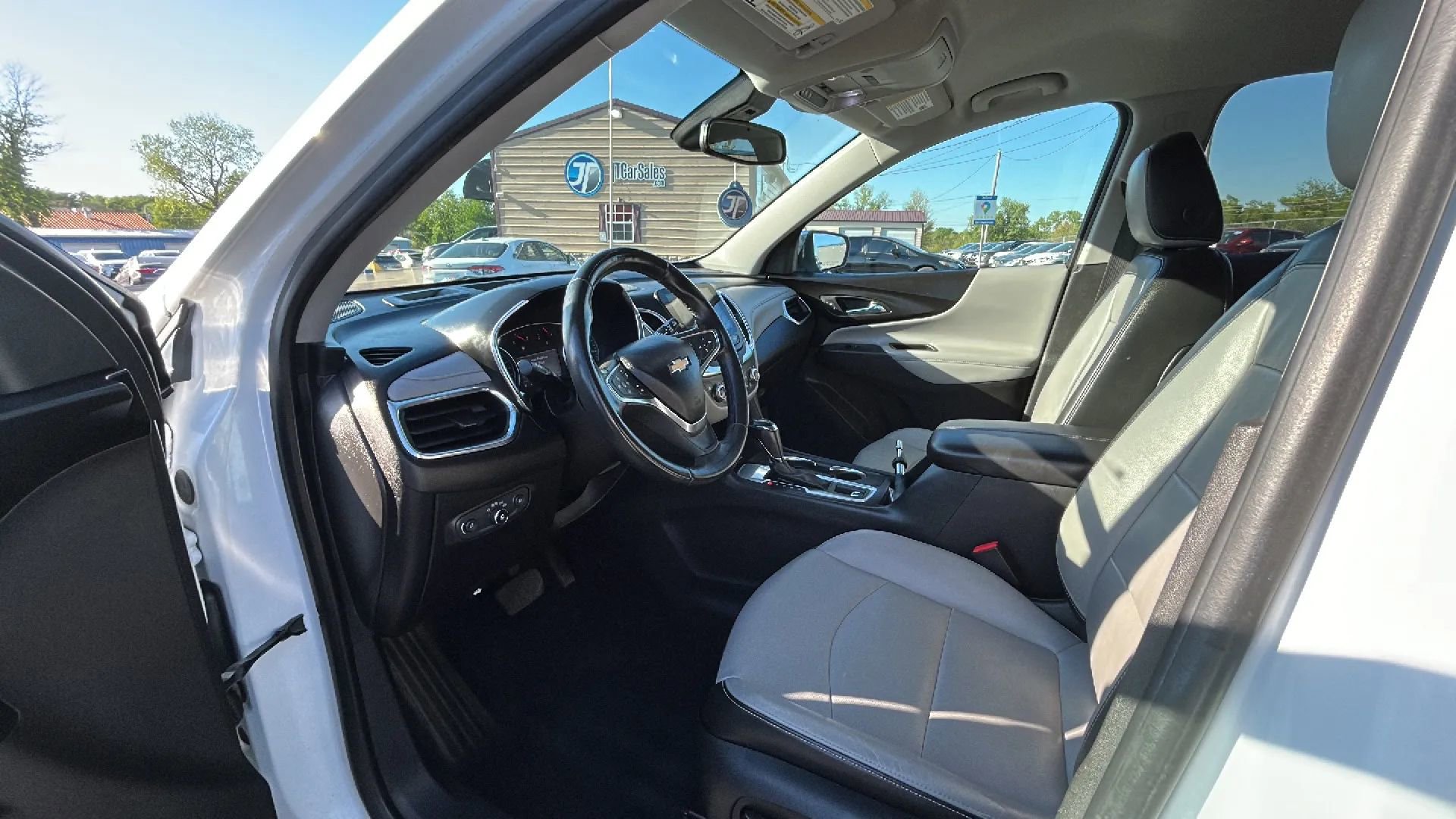 Used 2019 Chevrolet Equinox Premier FWD image 25