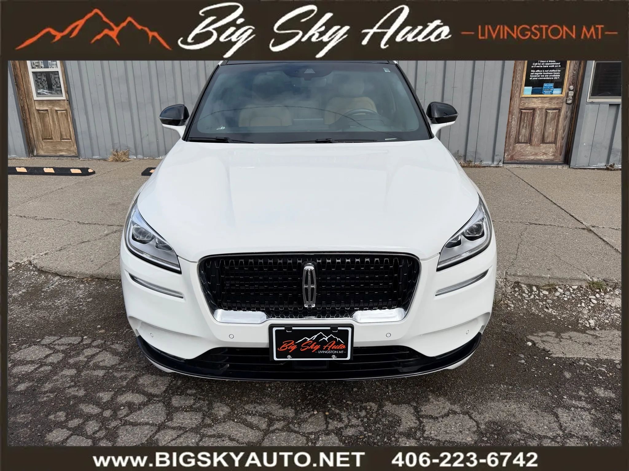 Used 2021 Lincoln Corsair Reserve w/ Equipment Group 201A image 2