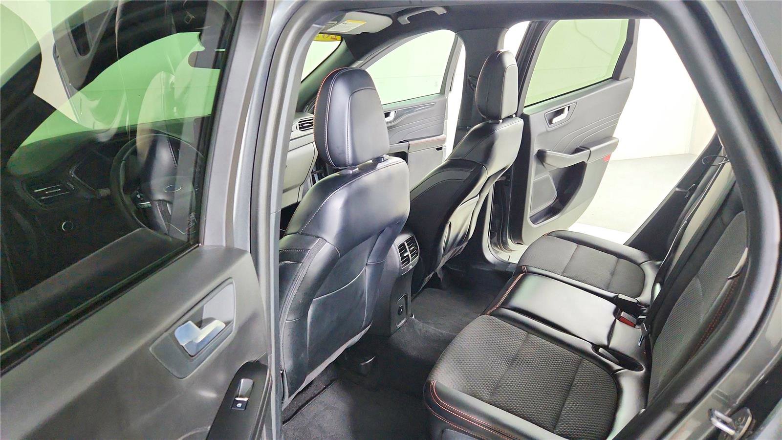 Used 2024 Ford Escape ST-Line image 33