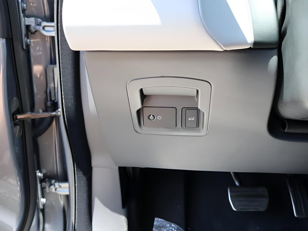 New 2026 Land Rover Range Rover Velar Dynamic SE image 35