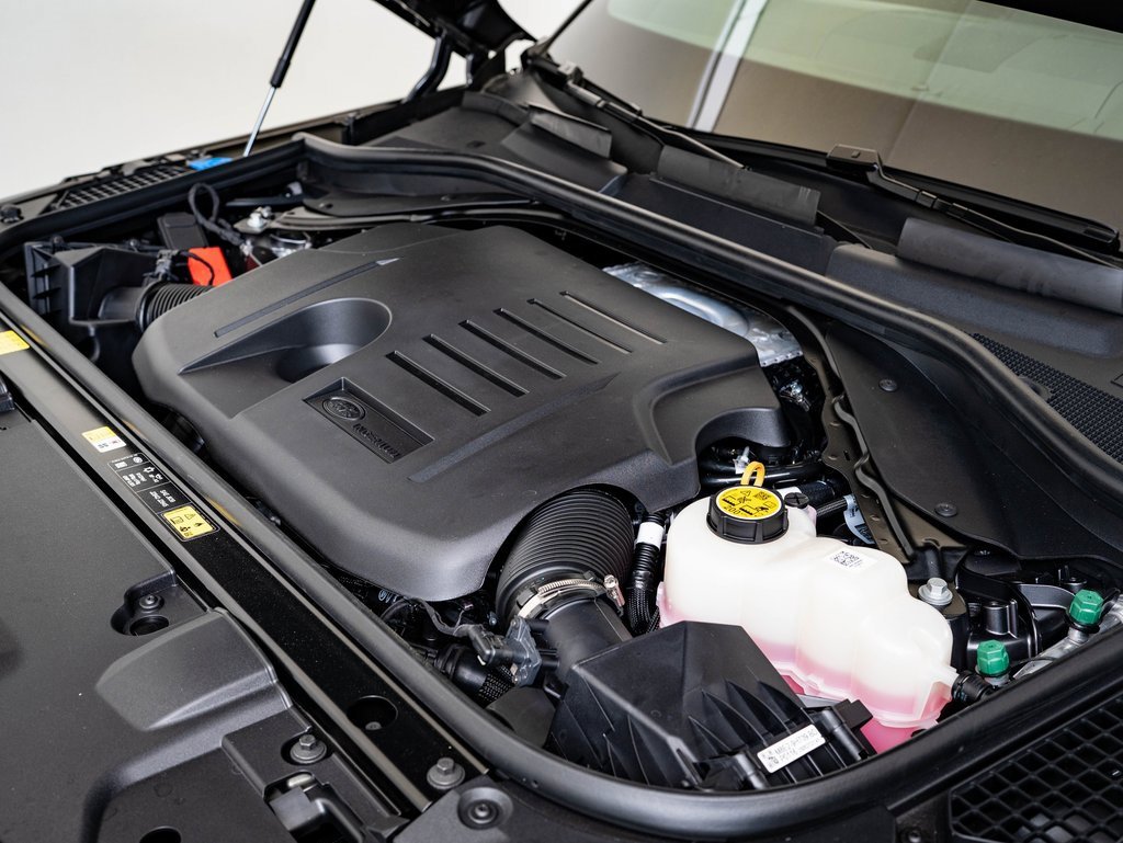 New 2025 Land Rover Range Rover SE image 38