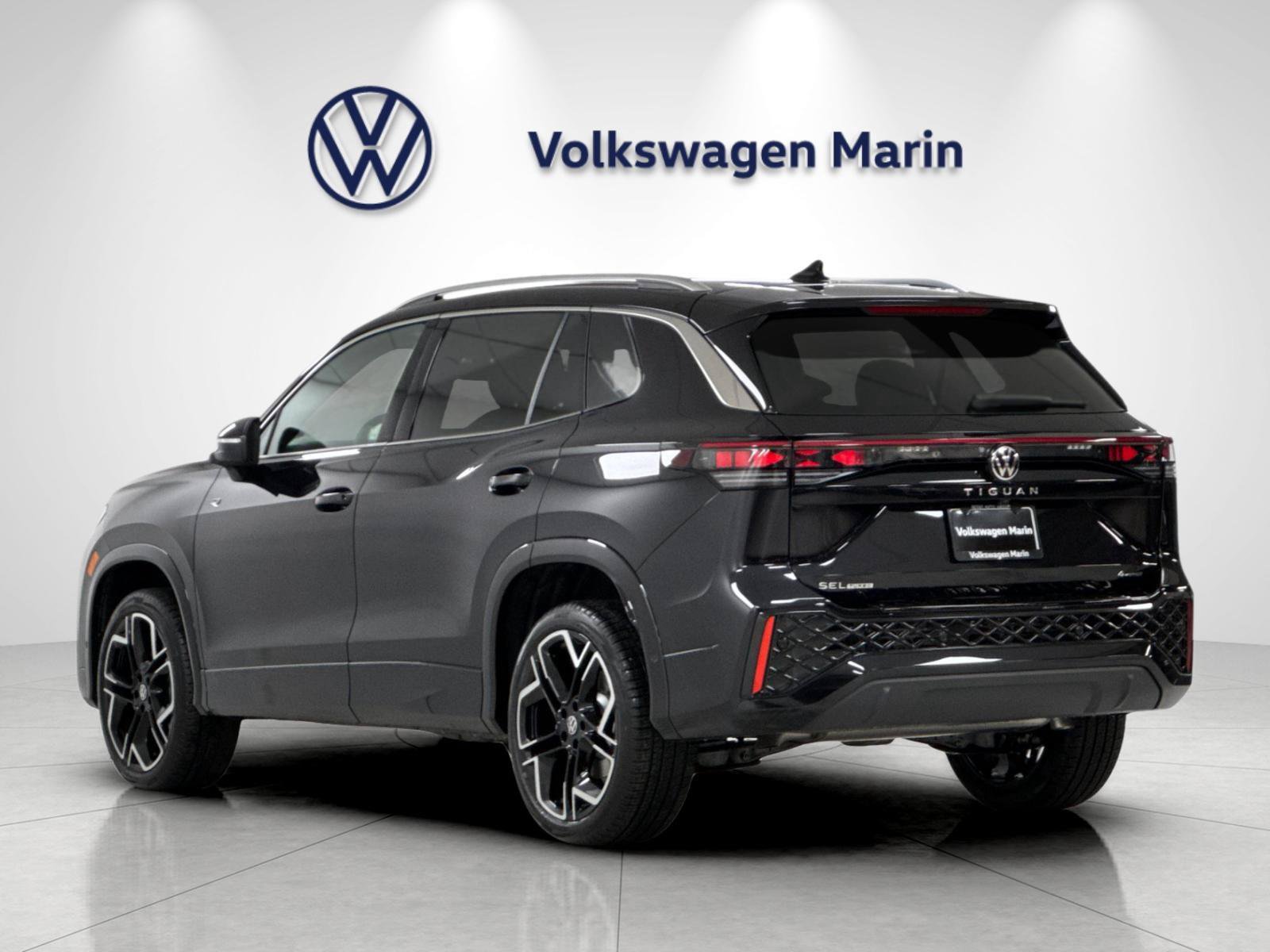 New 2026 Volkswagen Tiguan SEL R-Line AWD/4WD image 3