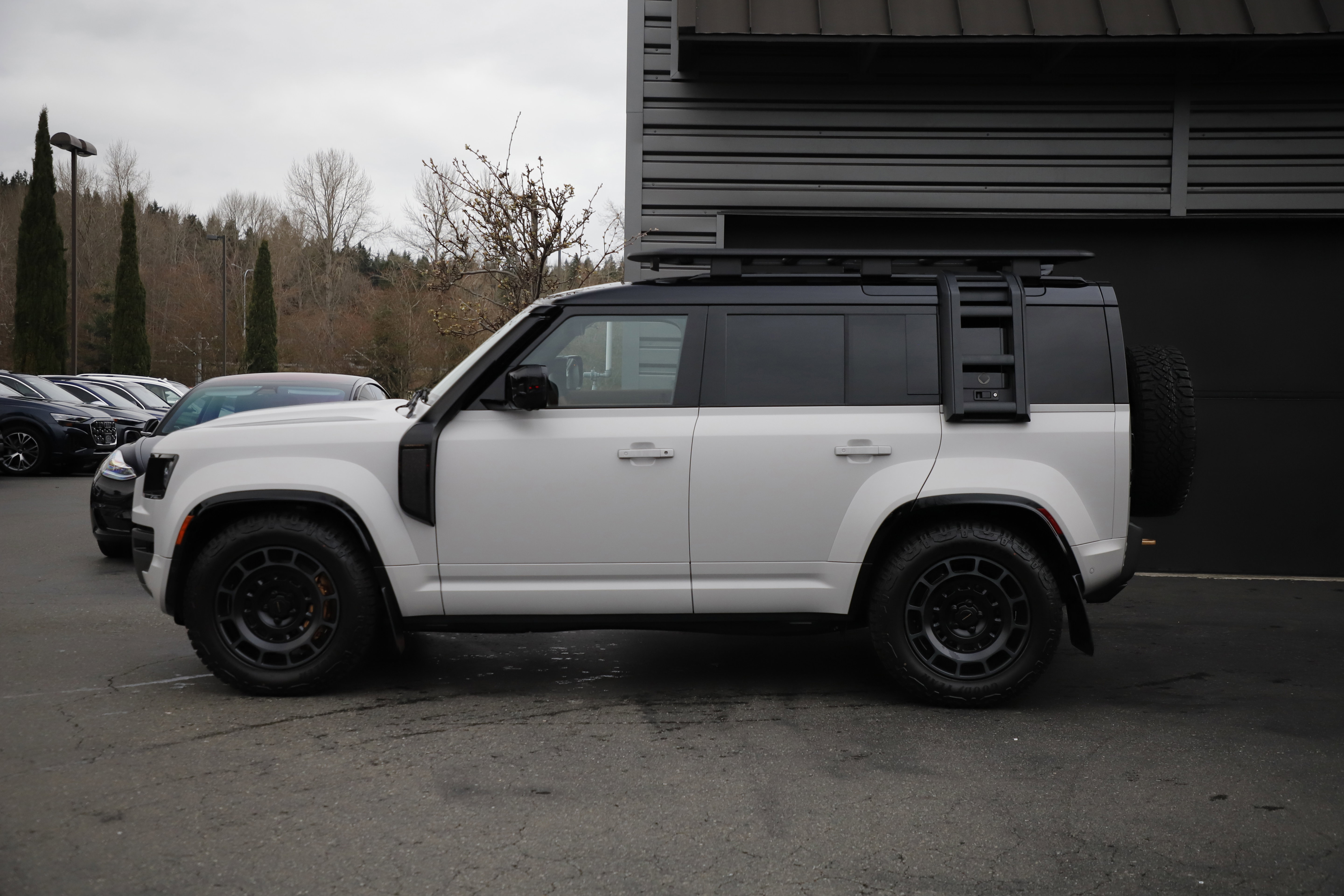 New 2026 Land Rover Defender 110 OCTA AWD/4WD image 8