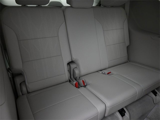 Certified 2025 Buick Enclave Avenir image 17