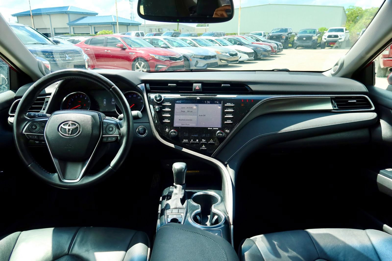 Used 2020 Toyota Camry XSE FWD image 8