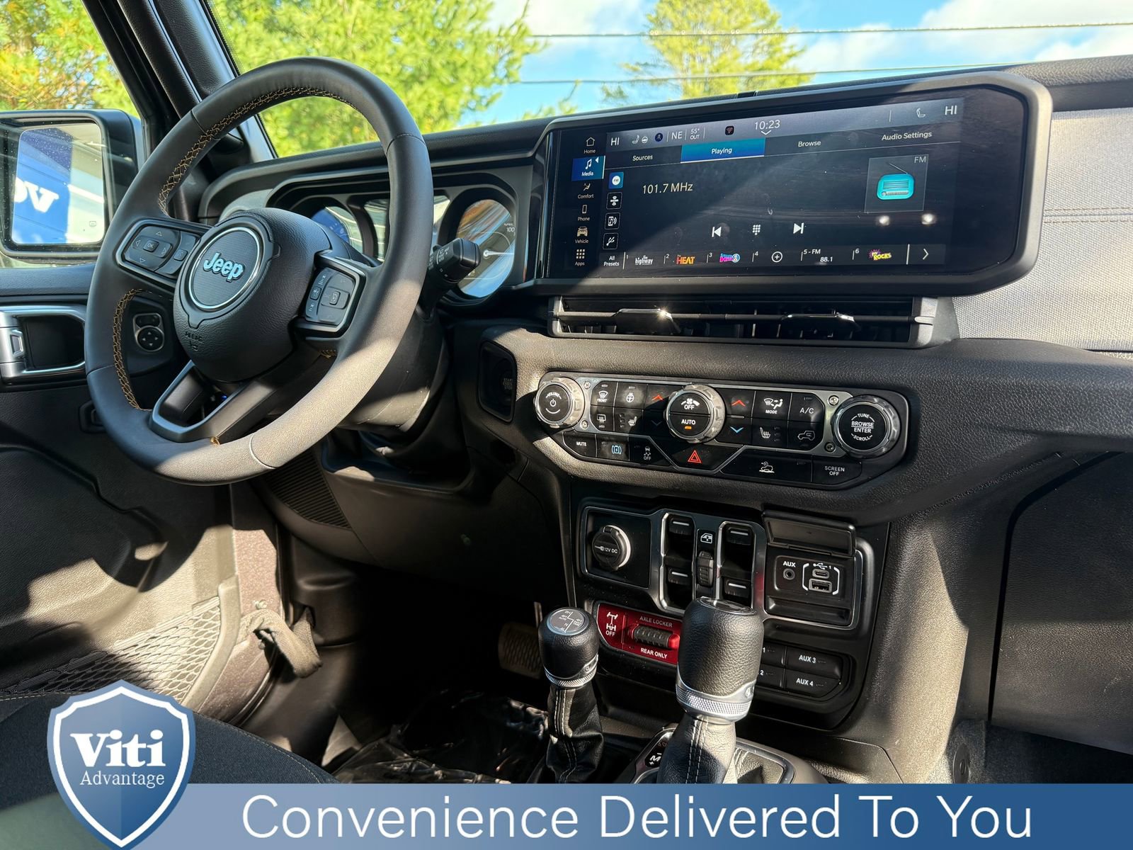 Used 2024 Jeep Wrangler Unlimited image 30