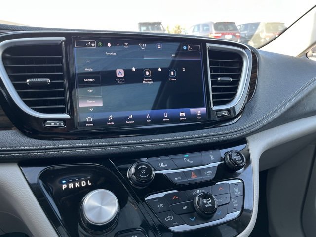 Used 2023 Chrysler Pacifica Limited image 49