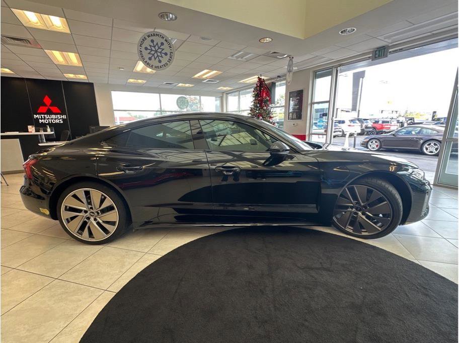 Used 2022 Audi e-tron GT Prestige w/ Prestige Package image 4