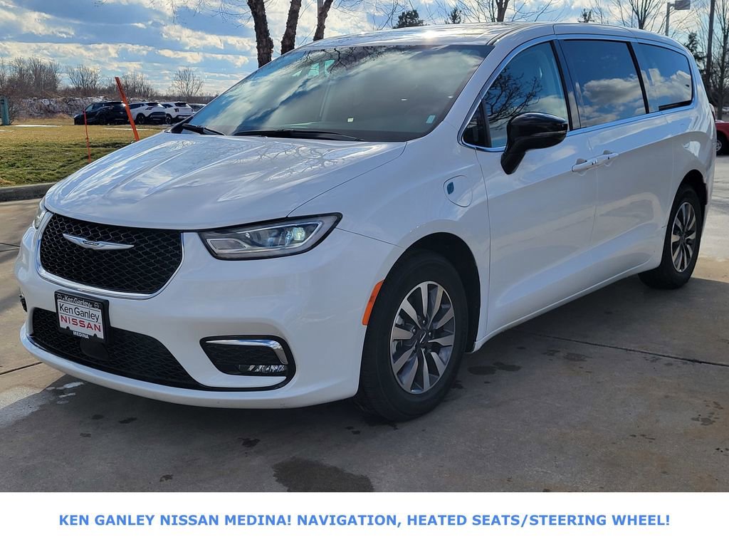 Used 2024 Chrysler Pacifica Select image 7
