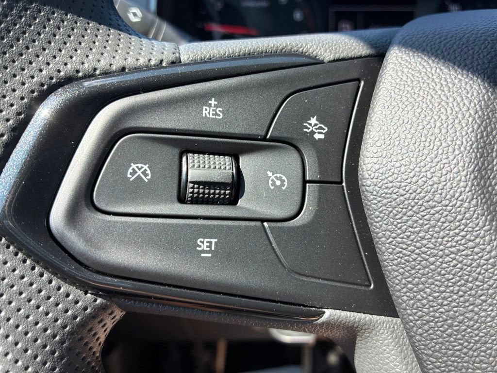 New 2026 Chevrolet Trax LS w/ LS Convenience Package FWD image 18
