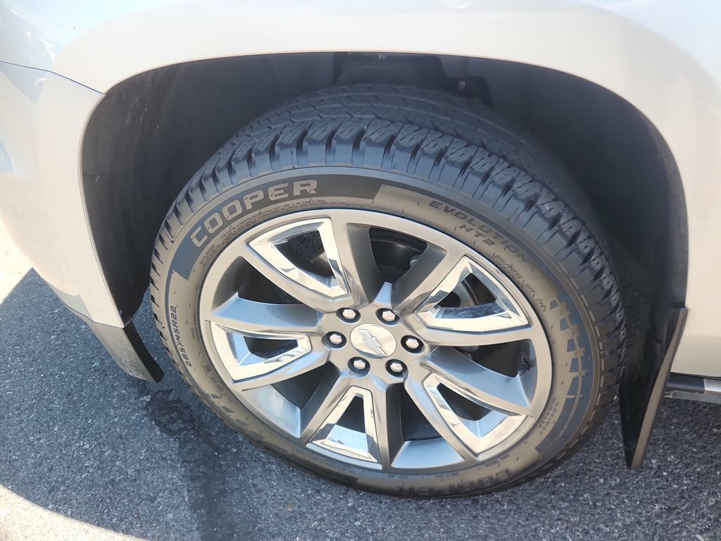 Used 2018 Chevrolet Suburban Premier AWD/4WD image 20