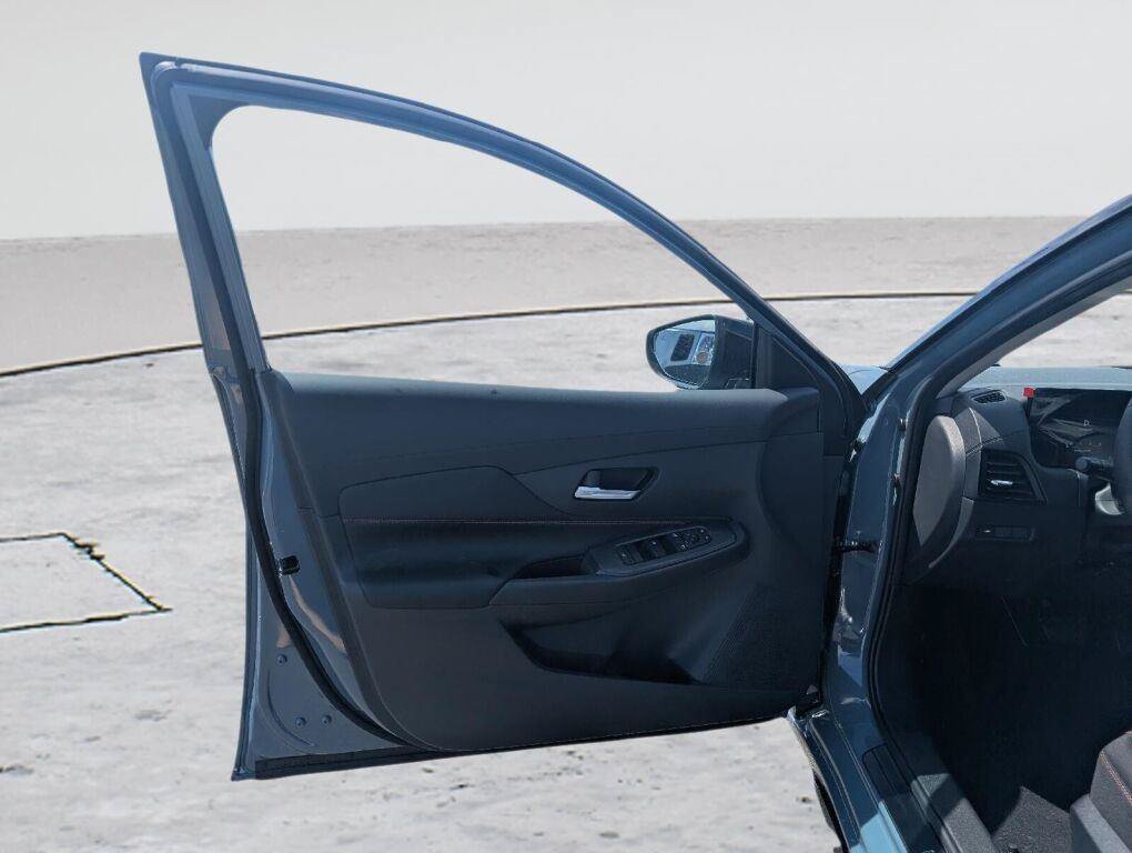 New 2026 Nissan Sentra SR w/ Floor Mat Package FWD image 27
