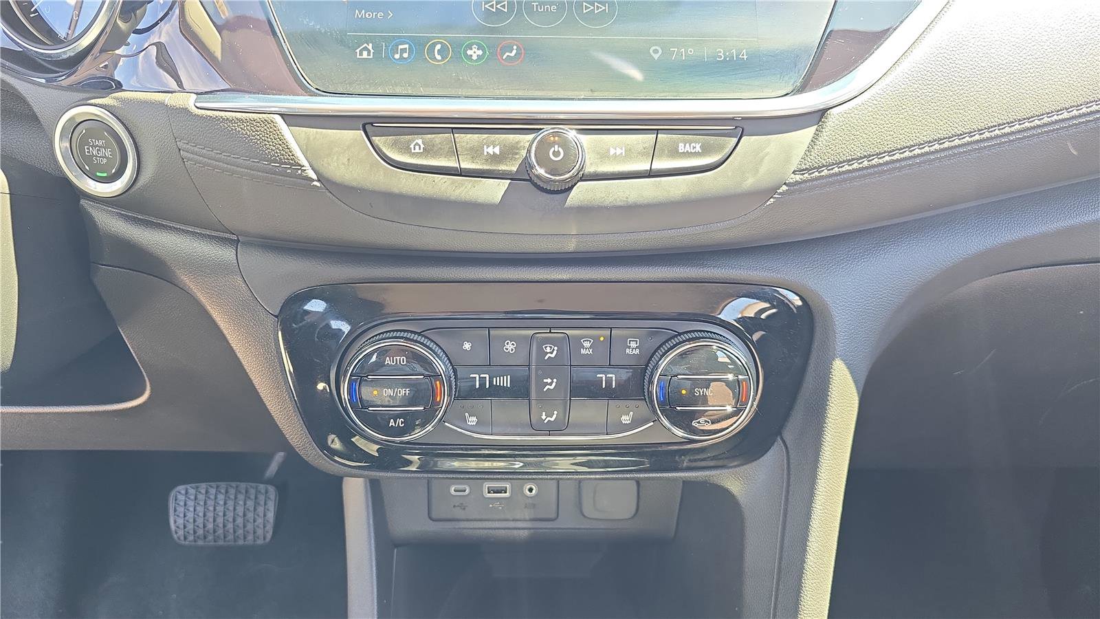 Used 2023 Buick Encore GX Select w/ Sport Touring Package AWD/4WD image 23