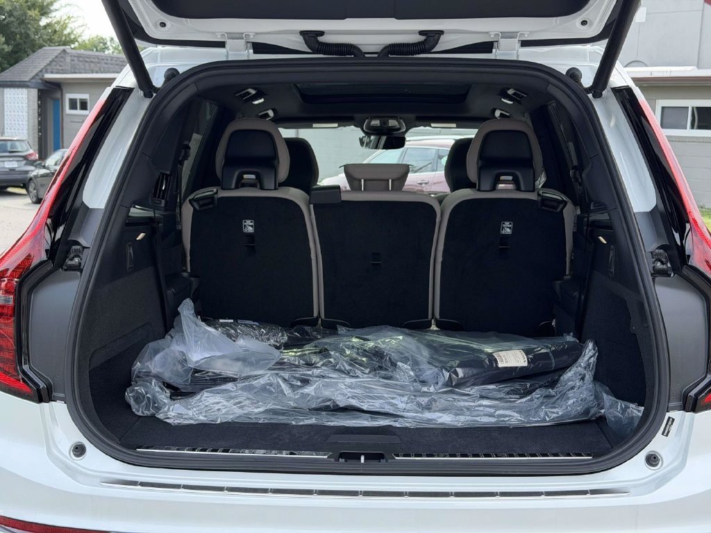 New 2026 Volvo XC90 B6 Plus w/ Protection Package Premier AWD/4WD image 13