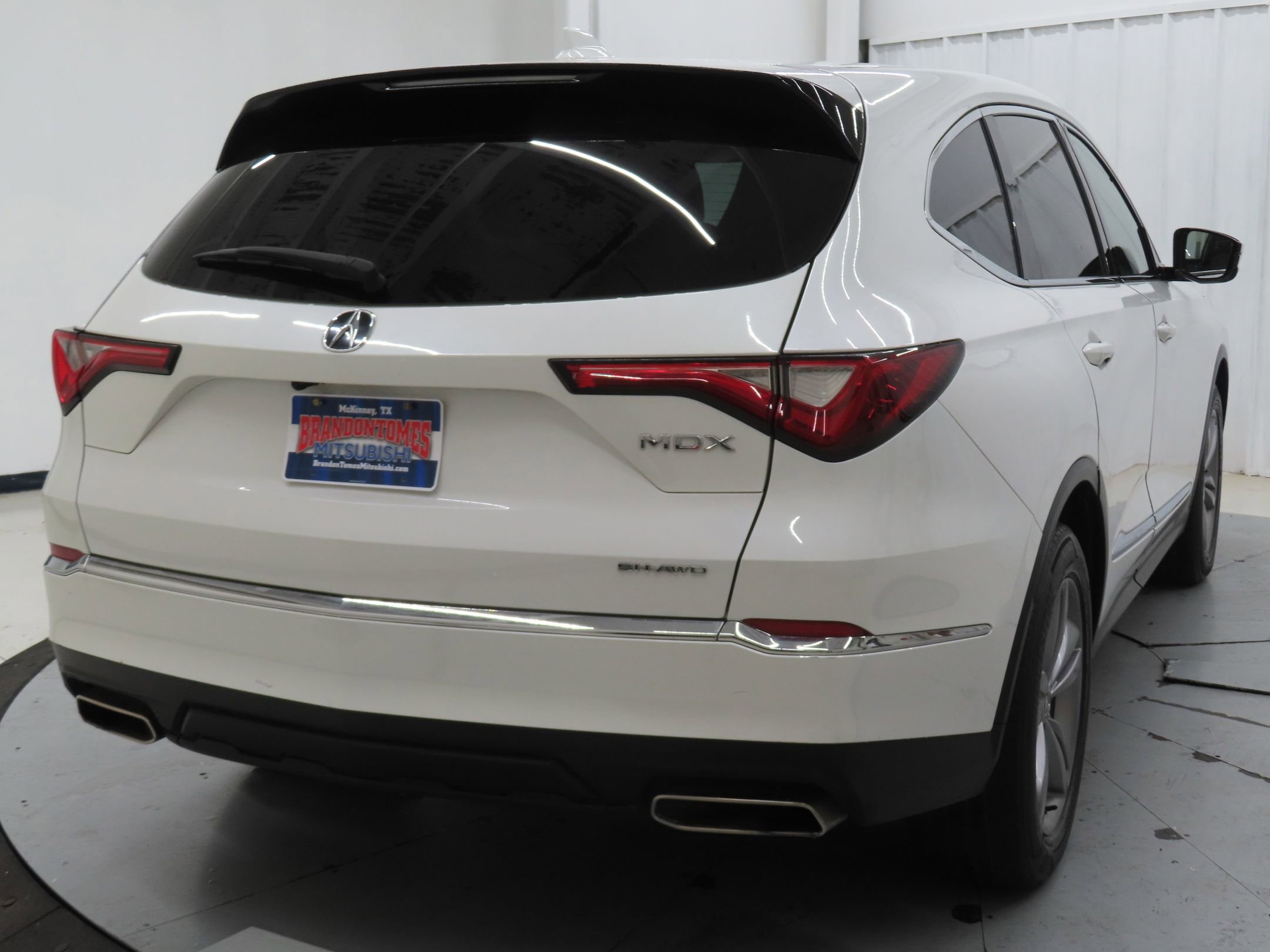 Used 2022 Acura MDX SH-AWD image 3