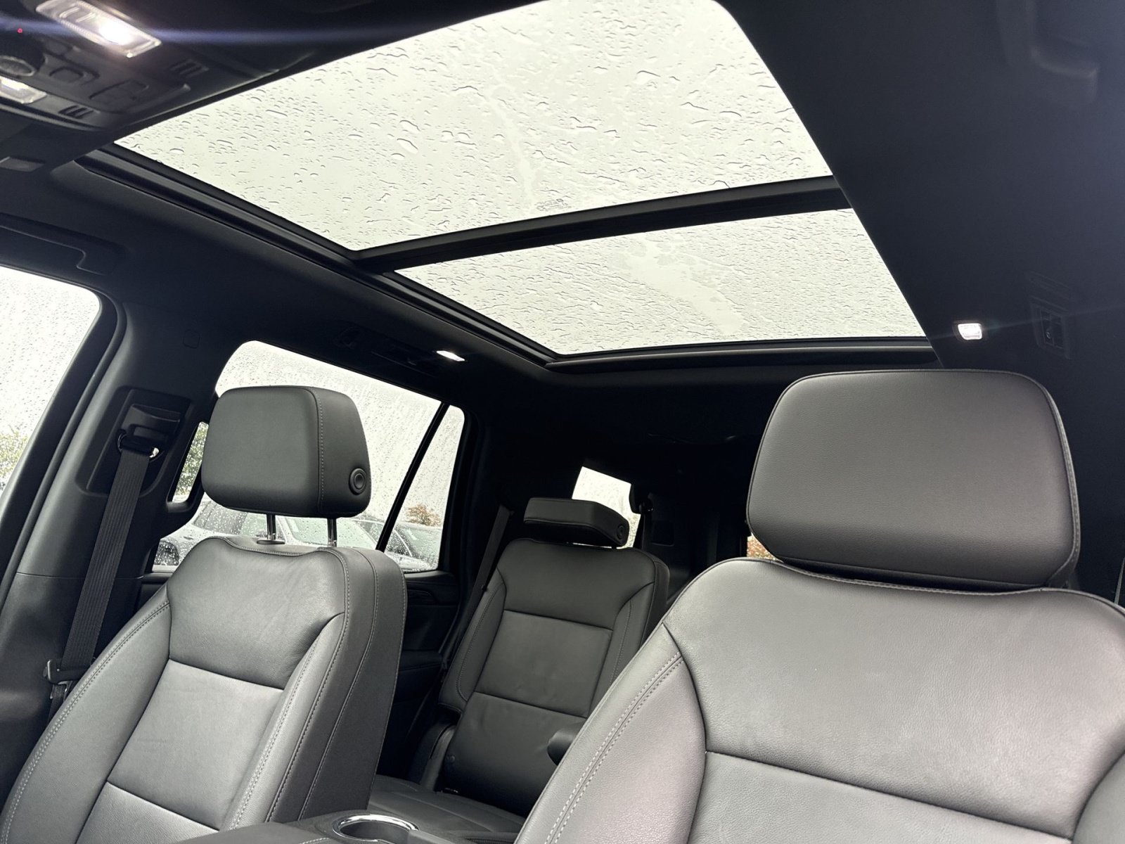 Used 2022 Chevrolet Tahoe LT w/ Luxury Package AWD/4WD image 24