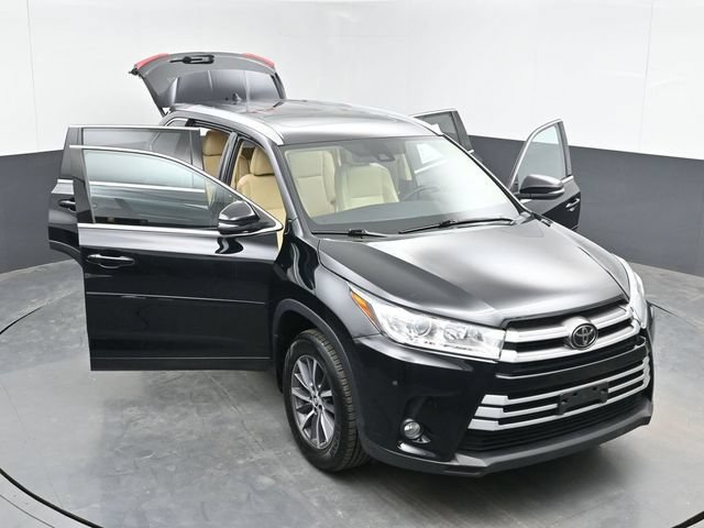 Used 2018 Toyota Highlander XLE w/ Protection Package #3 AWD/4WD image 54