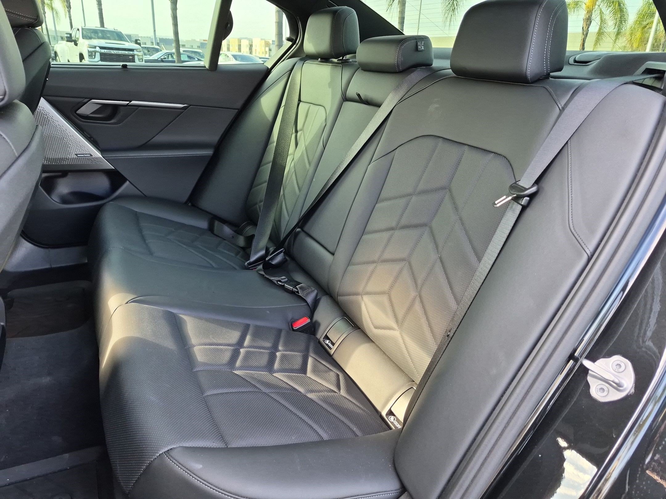 Used 2024 BMW i5 eDrive40i w/ Executive Package RWD image 30