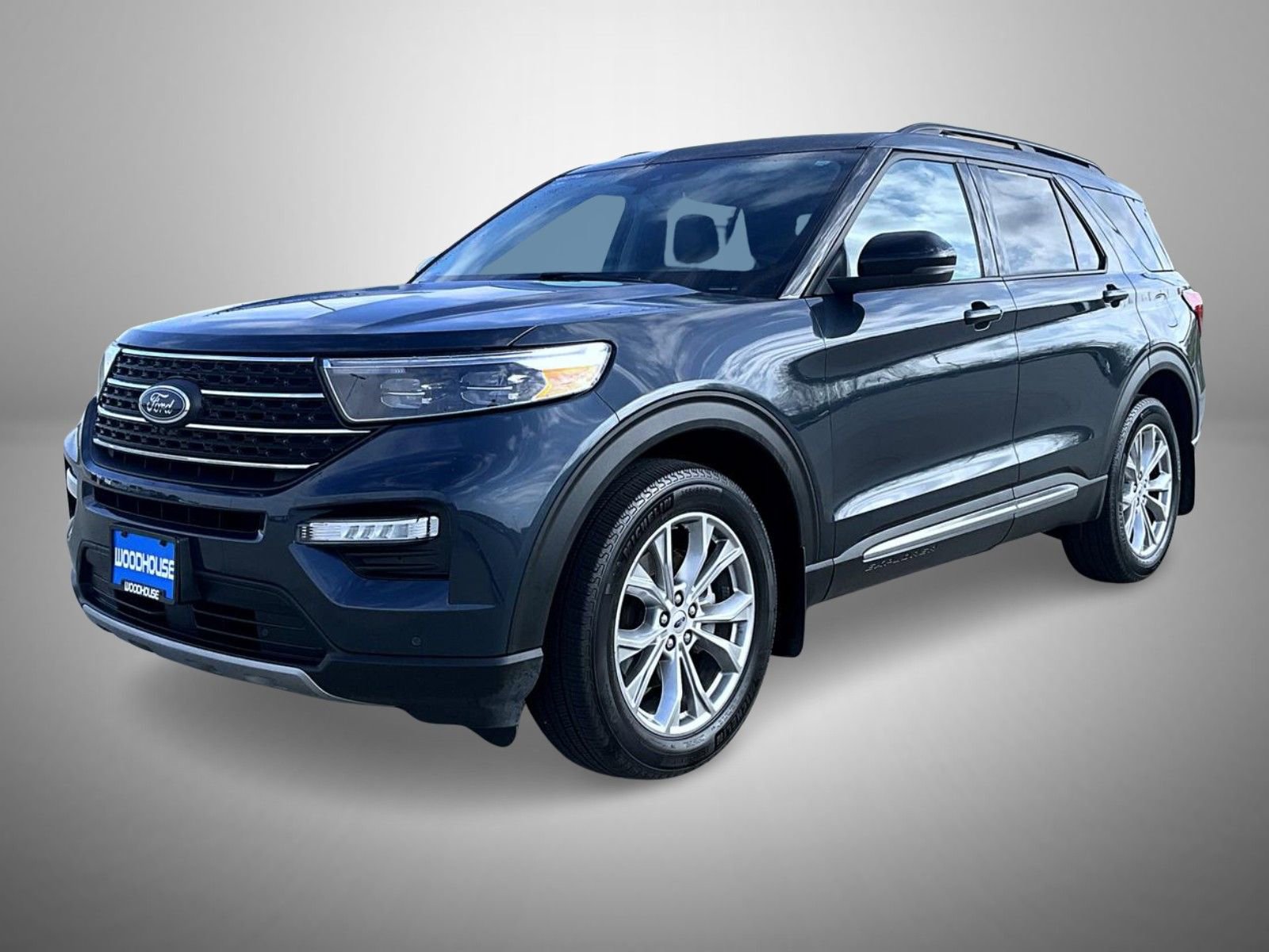Used 2024 Ford Explorer XLT w/ Equipment Group 202A AWD/4WD image 1