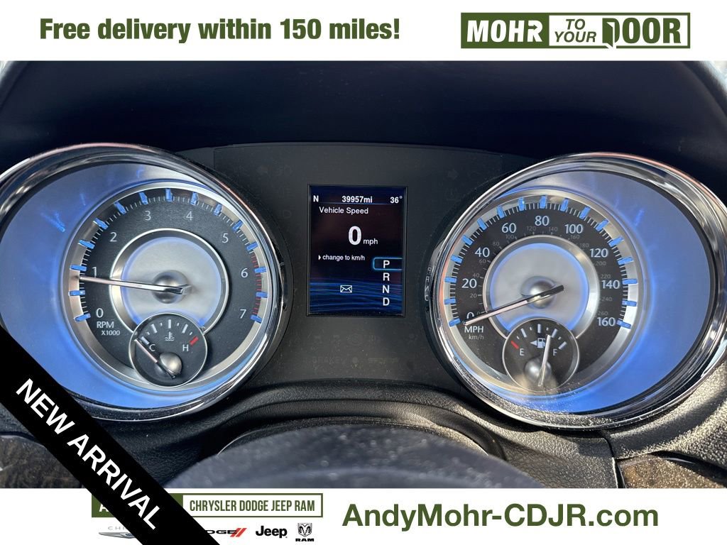 Used 2013 Chrysler 300 C image 2