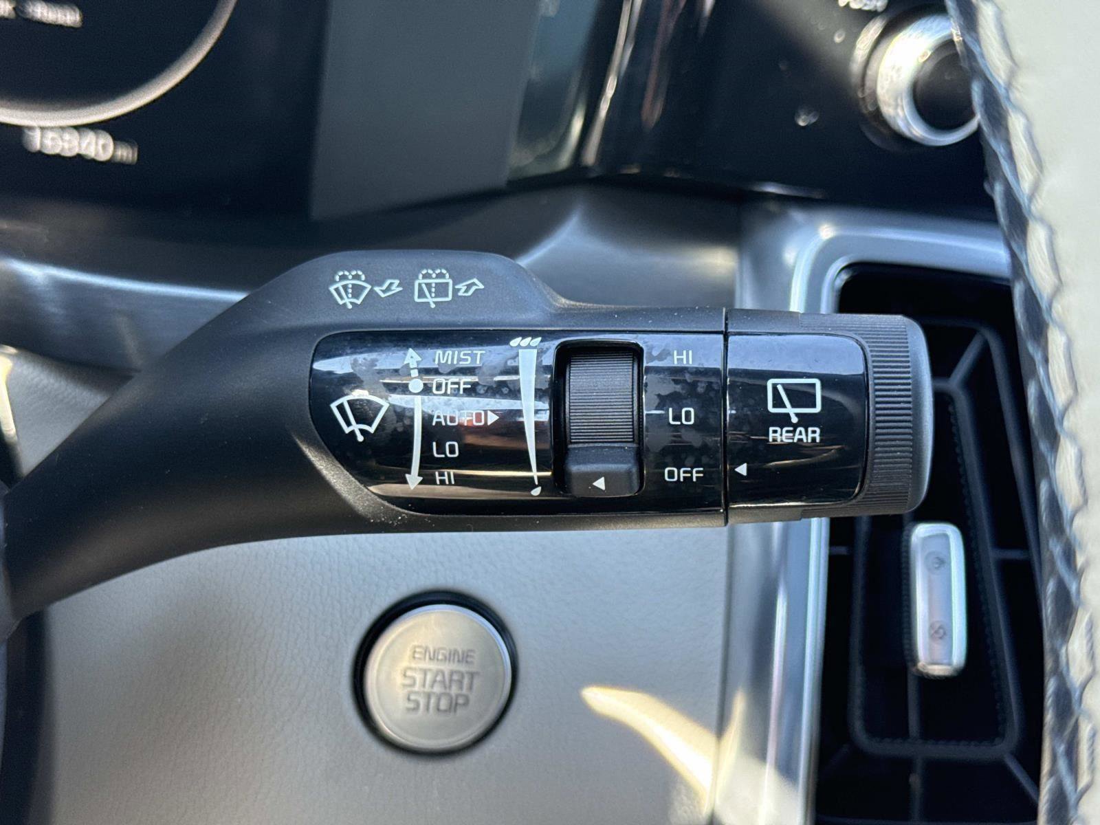 Used 2023 Kia Sorento SX Prestige image 12