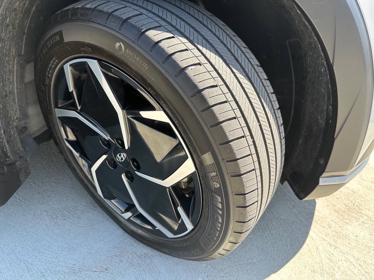 Used 2024 Hyundai Ioniq 5 SEL RWD image 3