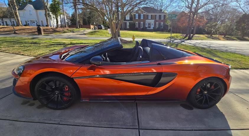 Used 2019 McLaren 570S Spider image 14