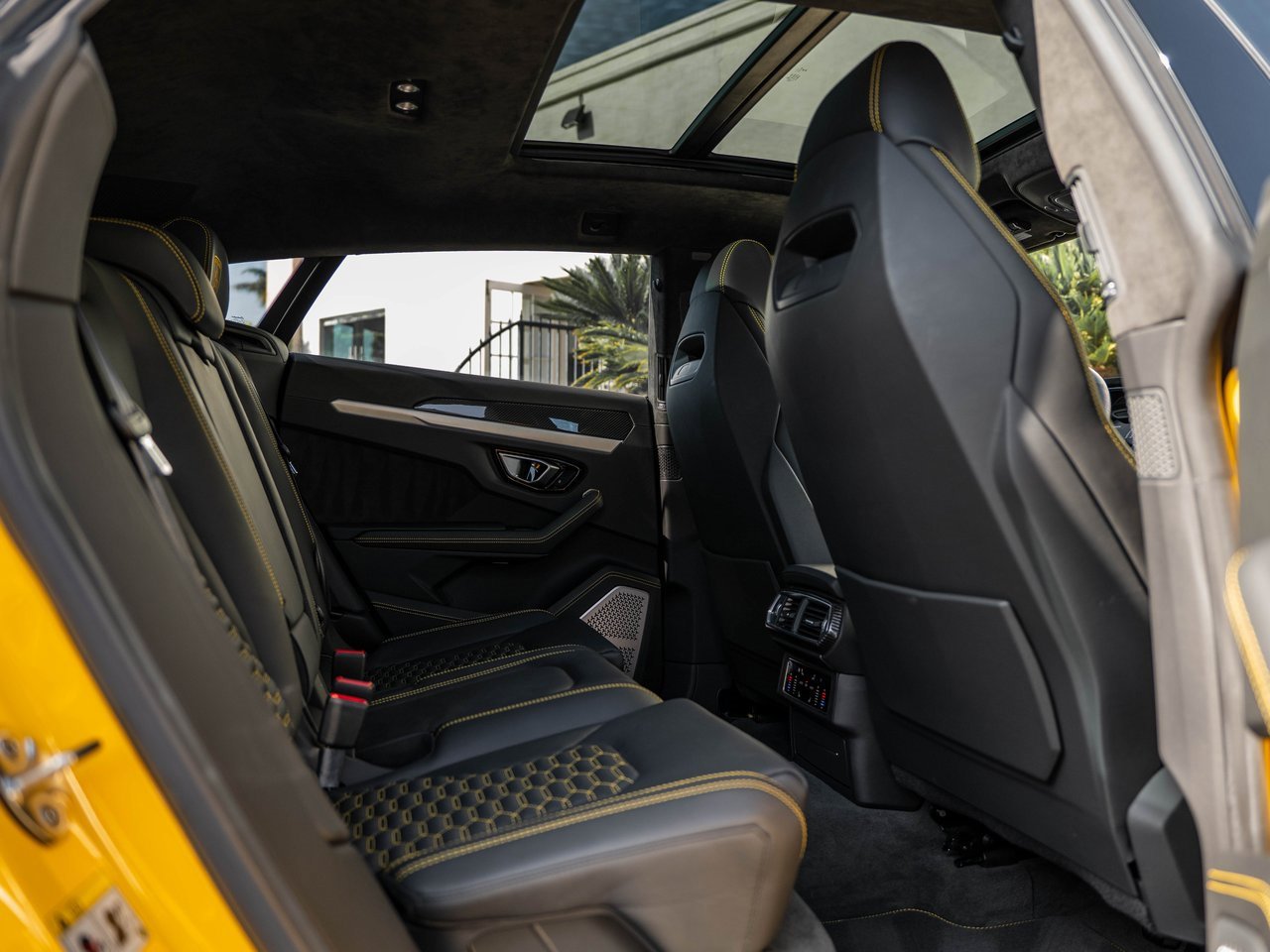 Used 2019 Lamborghini Urus image 26