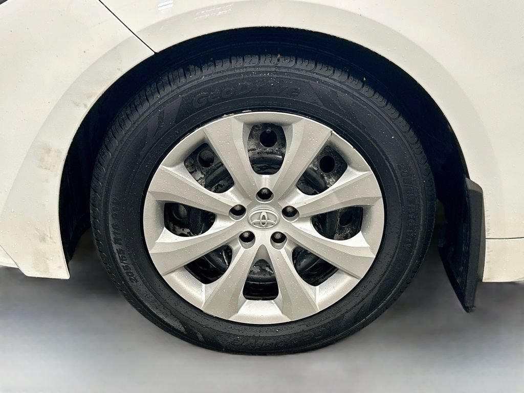 Used 2025 Toyota Corolla LE FWD image 26