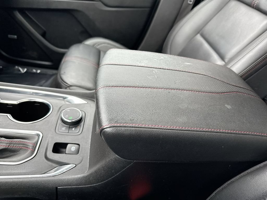Used 2023 Chevrolet Traverse RS AWD/4WD image 21
