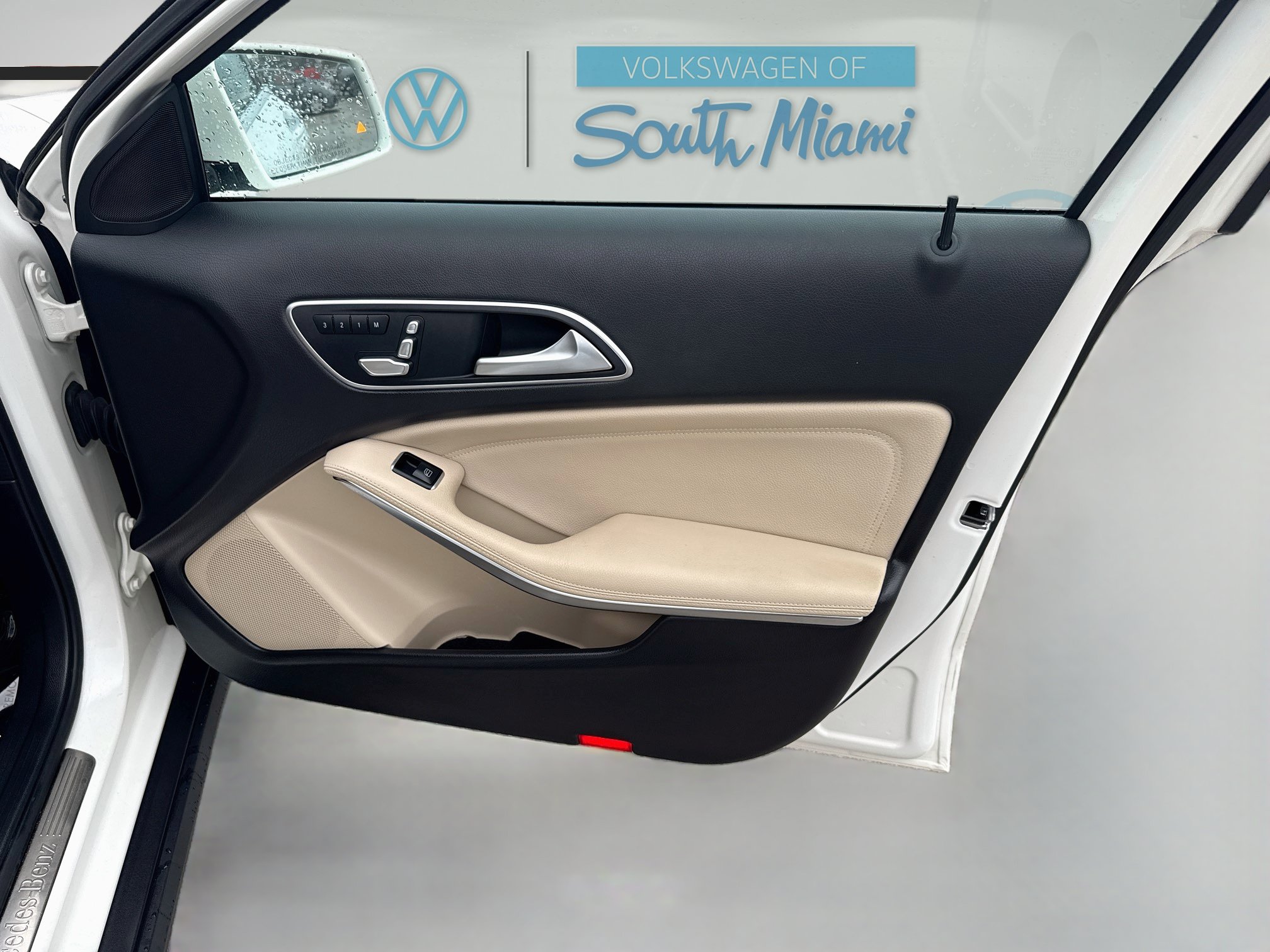 Used 2020 Mercedes-Benz GLA 250 4MATIC w/ Premium Package image 33