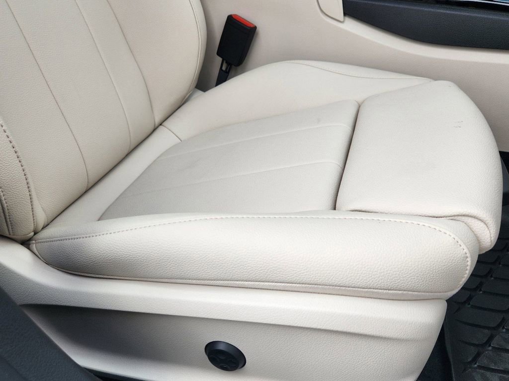 Used 2025 Mercedes-Benz CLA 250 4MATIC image 17