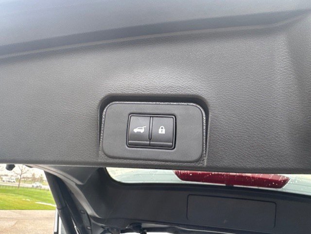 Used 2024 Nissan Rogue SV w/ SV Premium Package image 32