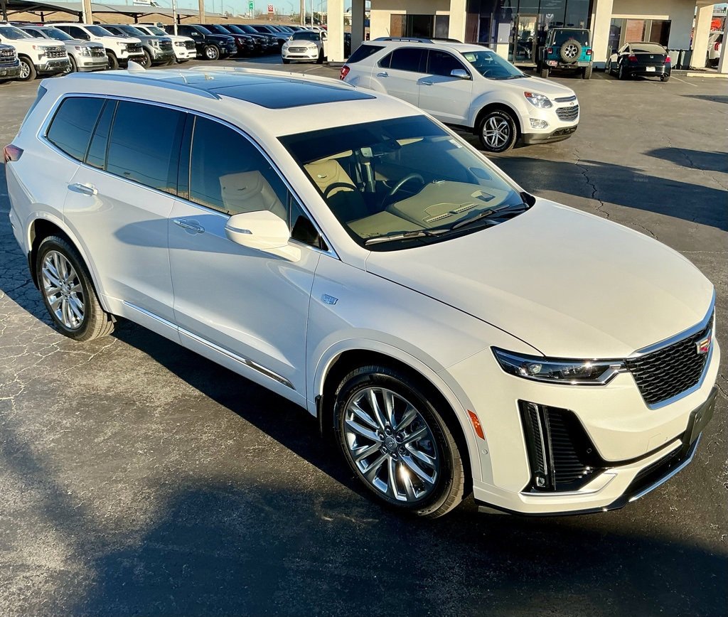 Used 2025 Cadillac XT6 Premium Luxury w/ Platinum Package image 4