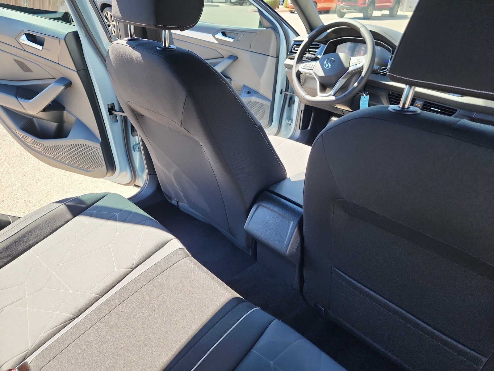 Certified 2025 Volkswagen Jetta Sport image 32