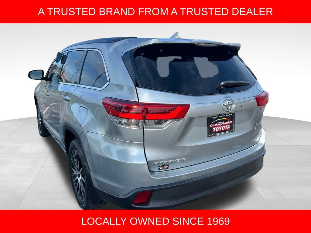 Used 2018 Toyota Highlander SE AWD/4WD image 3
